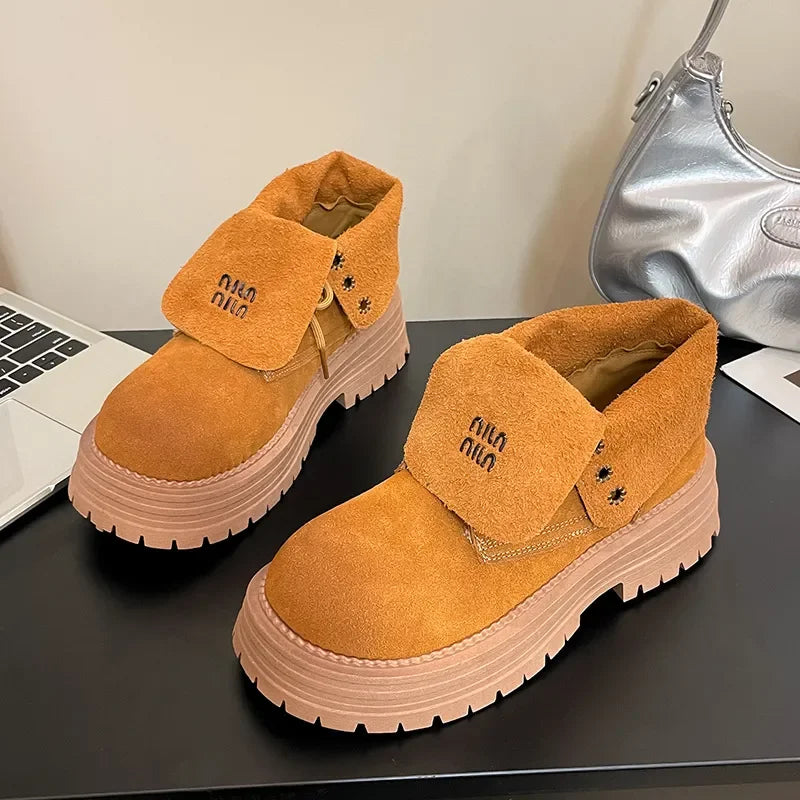 Lace Up Round Toe Platform Boots - tif-shop24.de