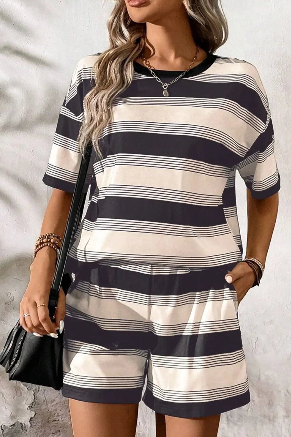 Stripe Half Sleeve T-Shirt and High Waist Pocketed Shorts Set - tif-shop24.de