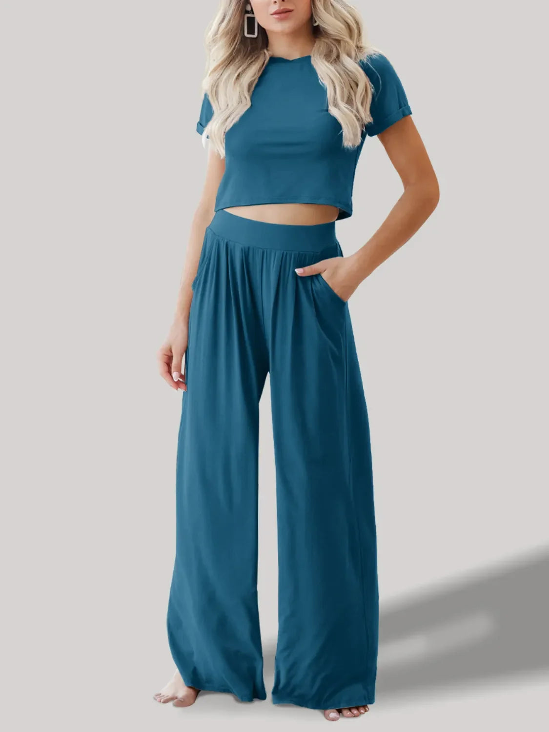 Round Neck Short Sleeve Top and Pants Set - tif-shop24.de