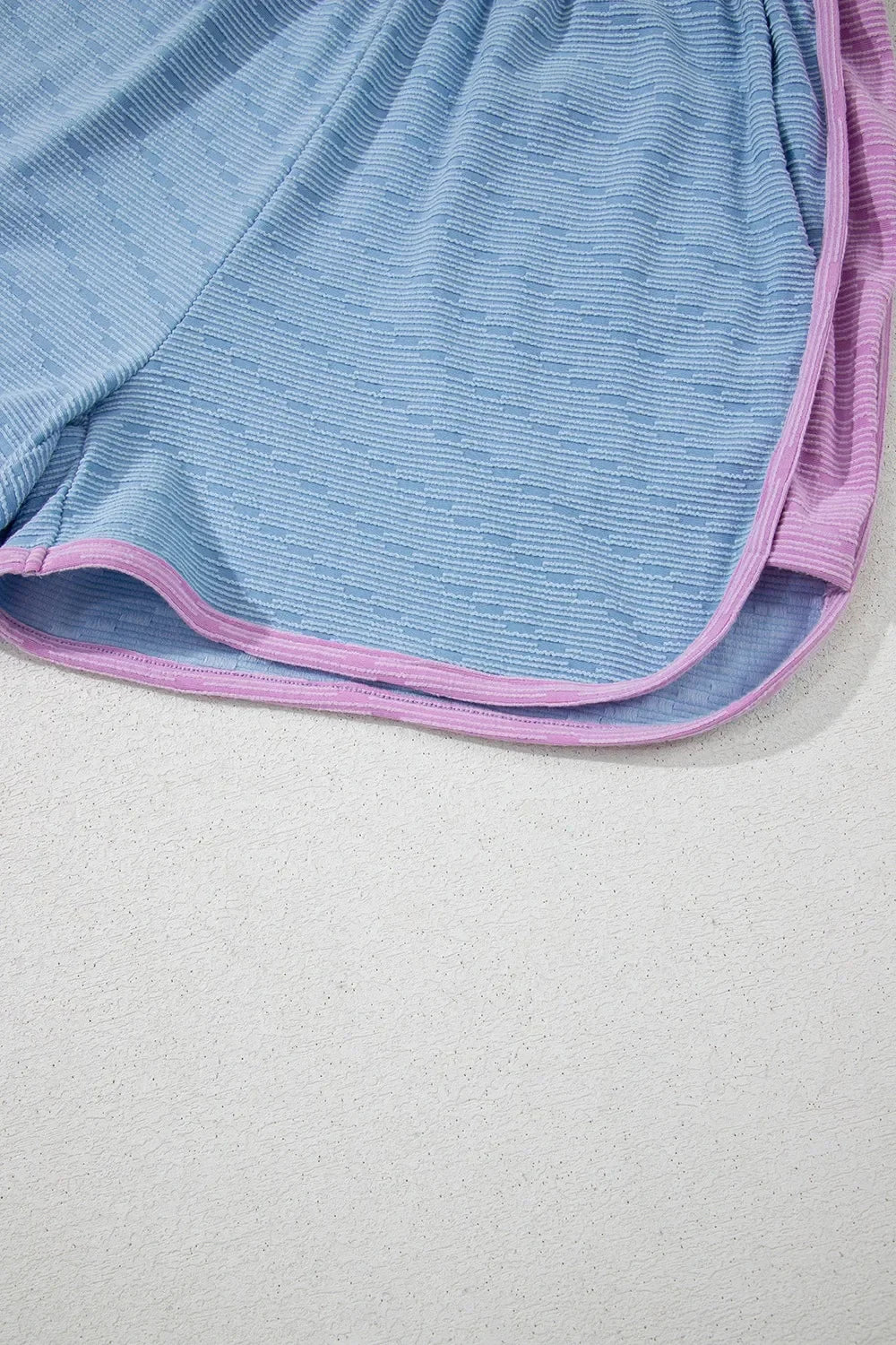 Contrast Round Neck Top and Shorts Set - tif-shop24.de