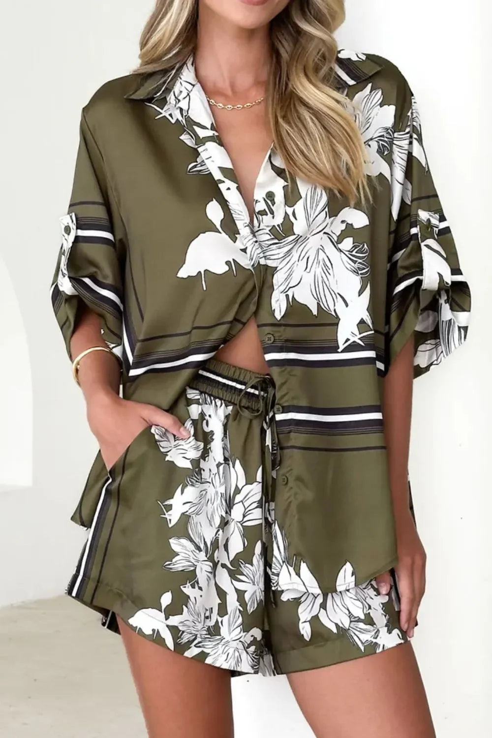 Printed Collared Neck Top and Shorts Set - tif-shop24.de