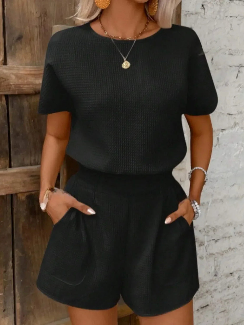 Round Neck Short Sleeve Top and Shorts Set - tif-shop24.de