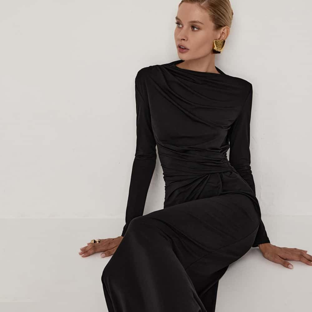 Fashionable  Women's Bodycon Pleated Dress with Waist Cinching, Casual Wear, Autumn Season