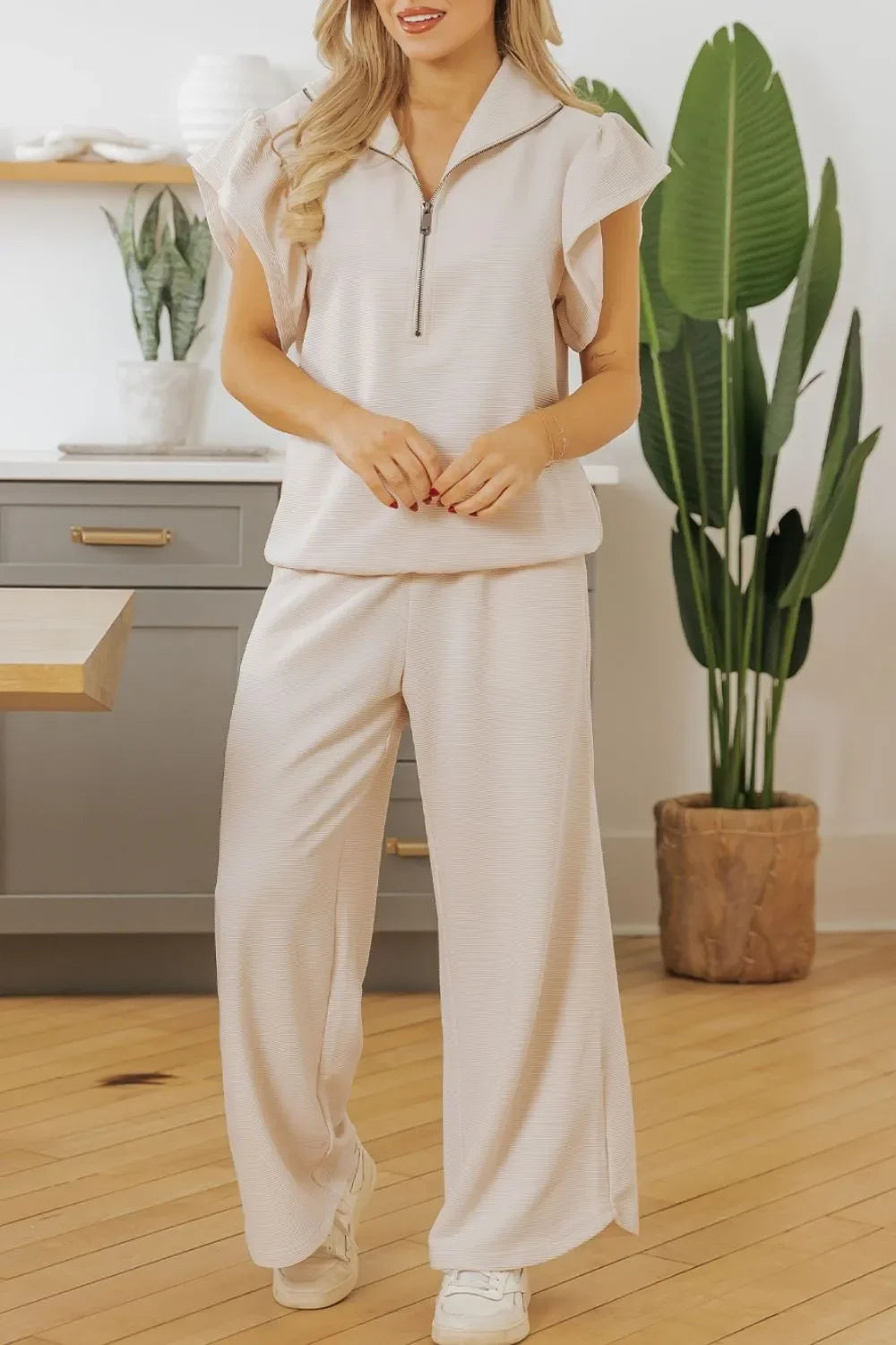 Textured Ruffled Sleeve Zipped Top and Wide Leg Pants Set - tif-shop24.de
