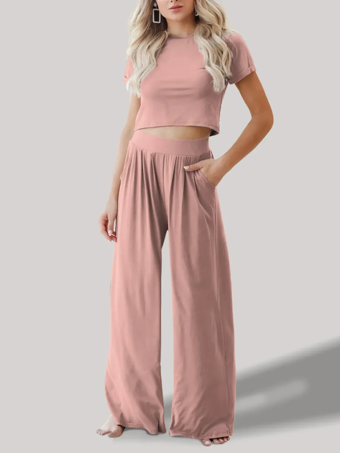 Round Neck Short Sleeve Top and Pants Set - tif-shop24.de