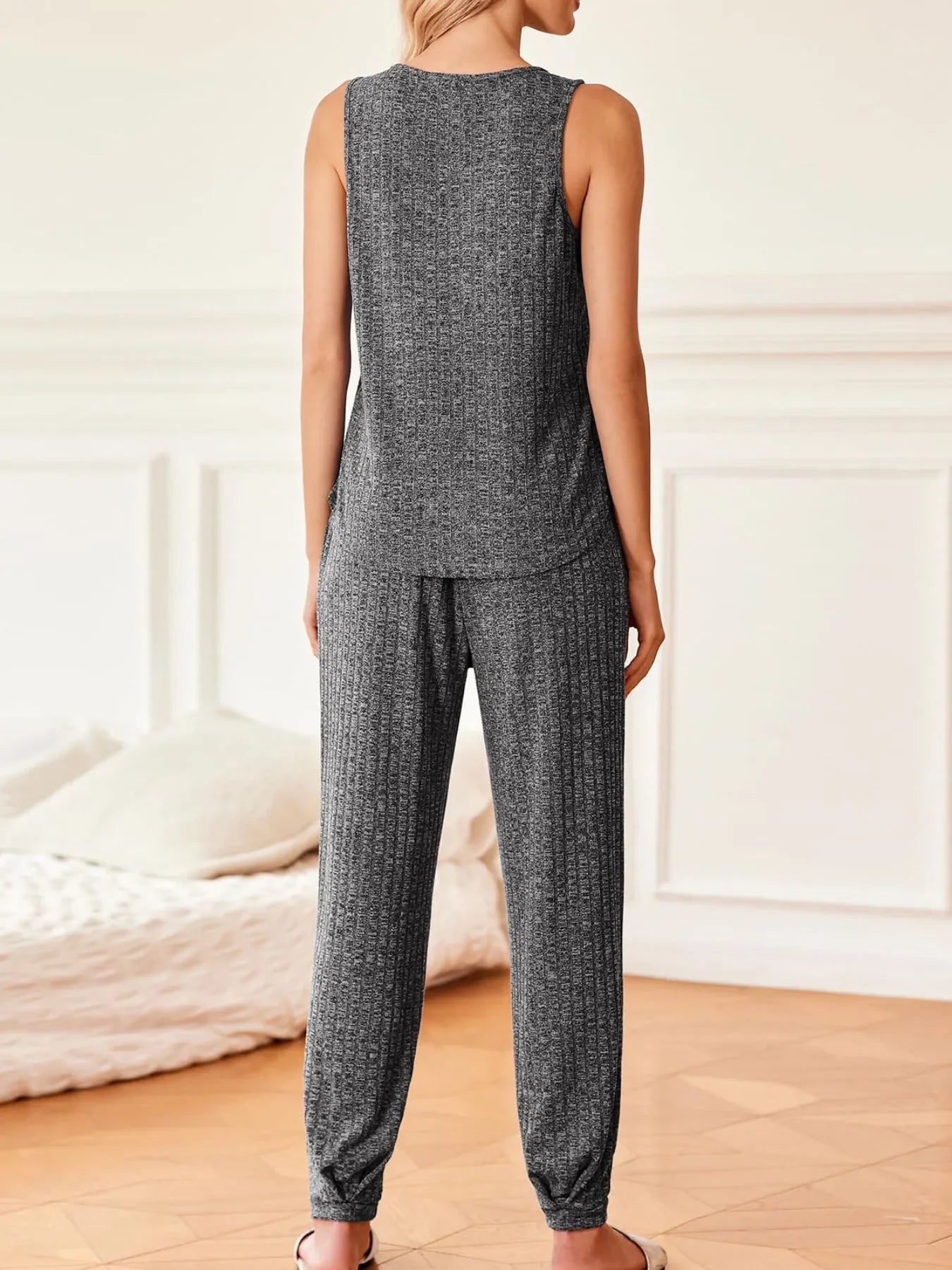 Ribbed Knit V-Neck Tank and Pants Lounge Set - tif-shop24.de