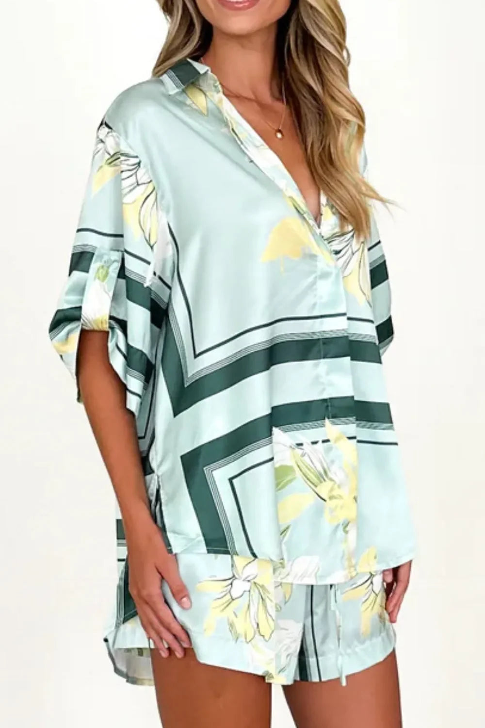 Printed Collared Neck Top and Shorts Set - tif-shop24.de