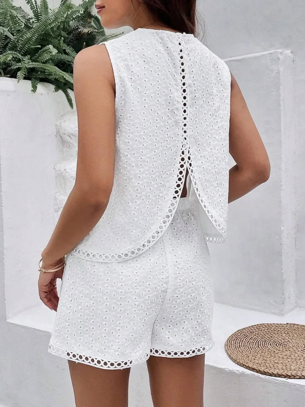 Eyelet Round Neck Top and Shorts Set - tif-shop24.de