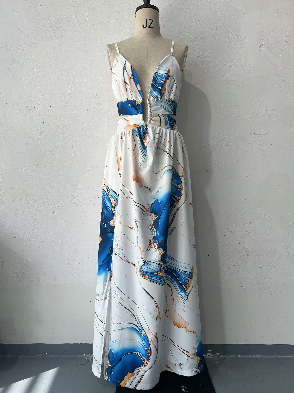 Elegant and sexy spring dress