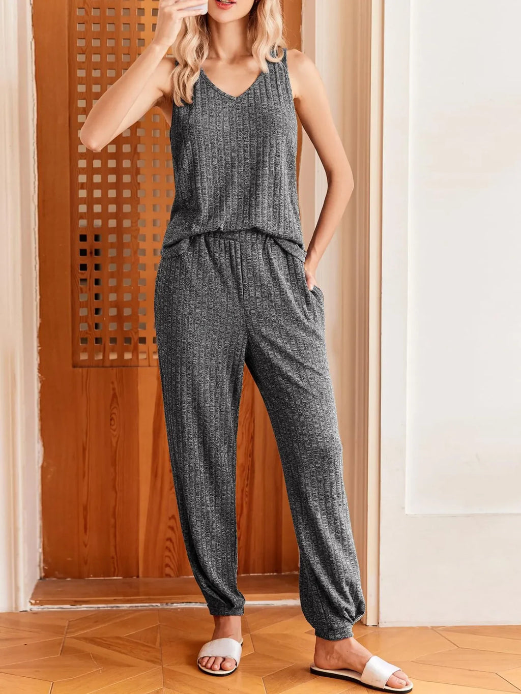 Ribbed Knit V-Neck Tank and Pants Lounge Set - tif-shop24.de