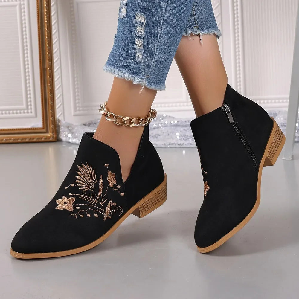 Embroidered Suede Point Toe Block Heel Boots - tif-shop24.de