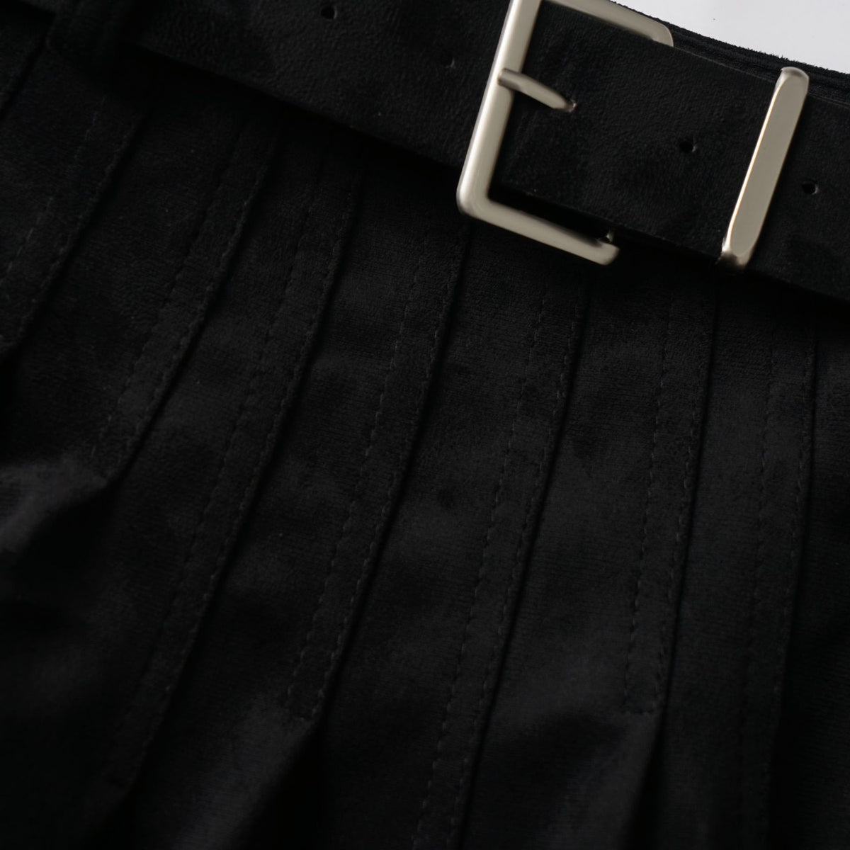 Vintage high waisted A-line pleated skirt