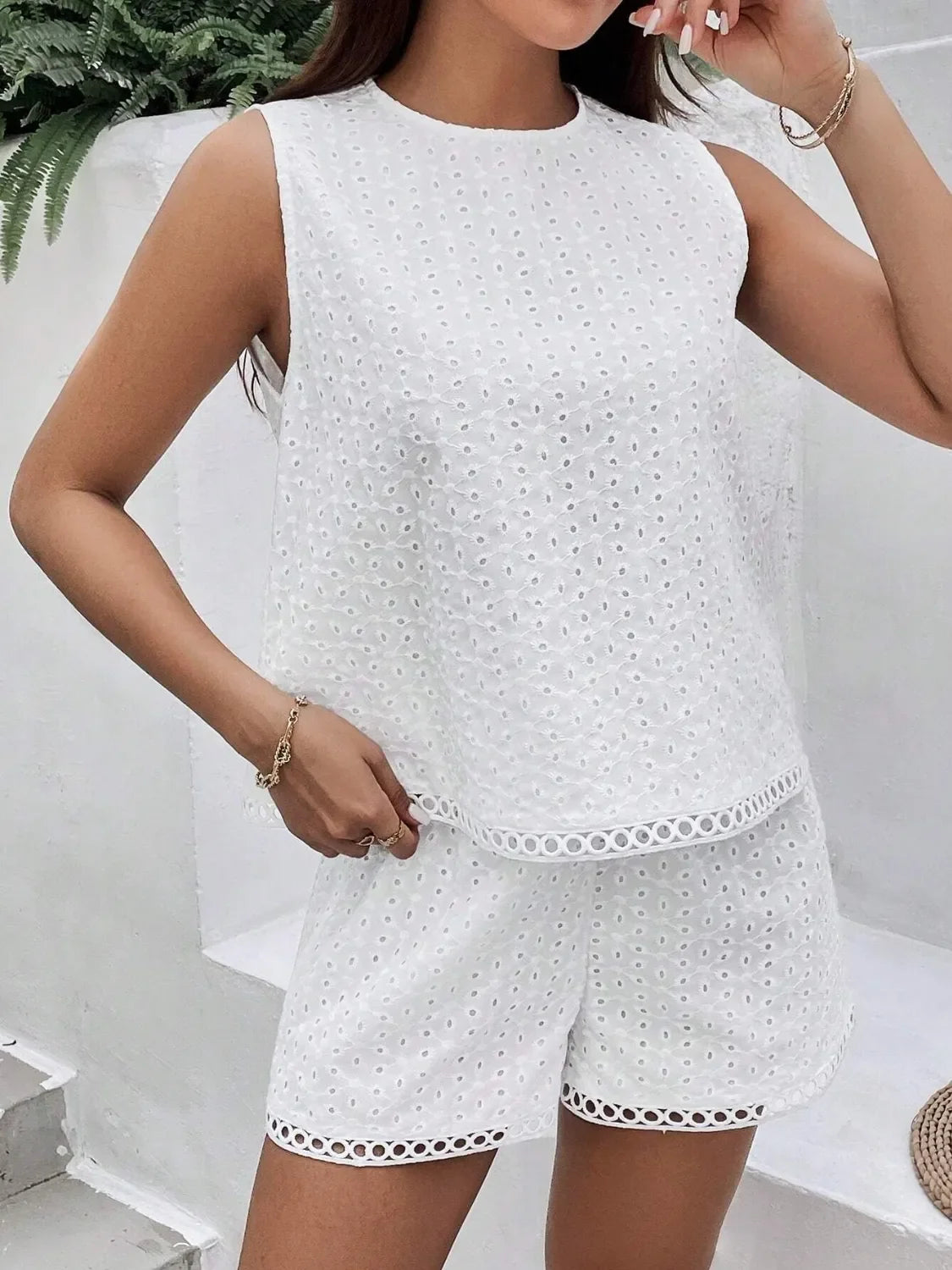 Eyelet Round Neck Top and Shorts Set - tif-shop24.de