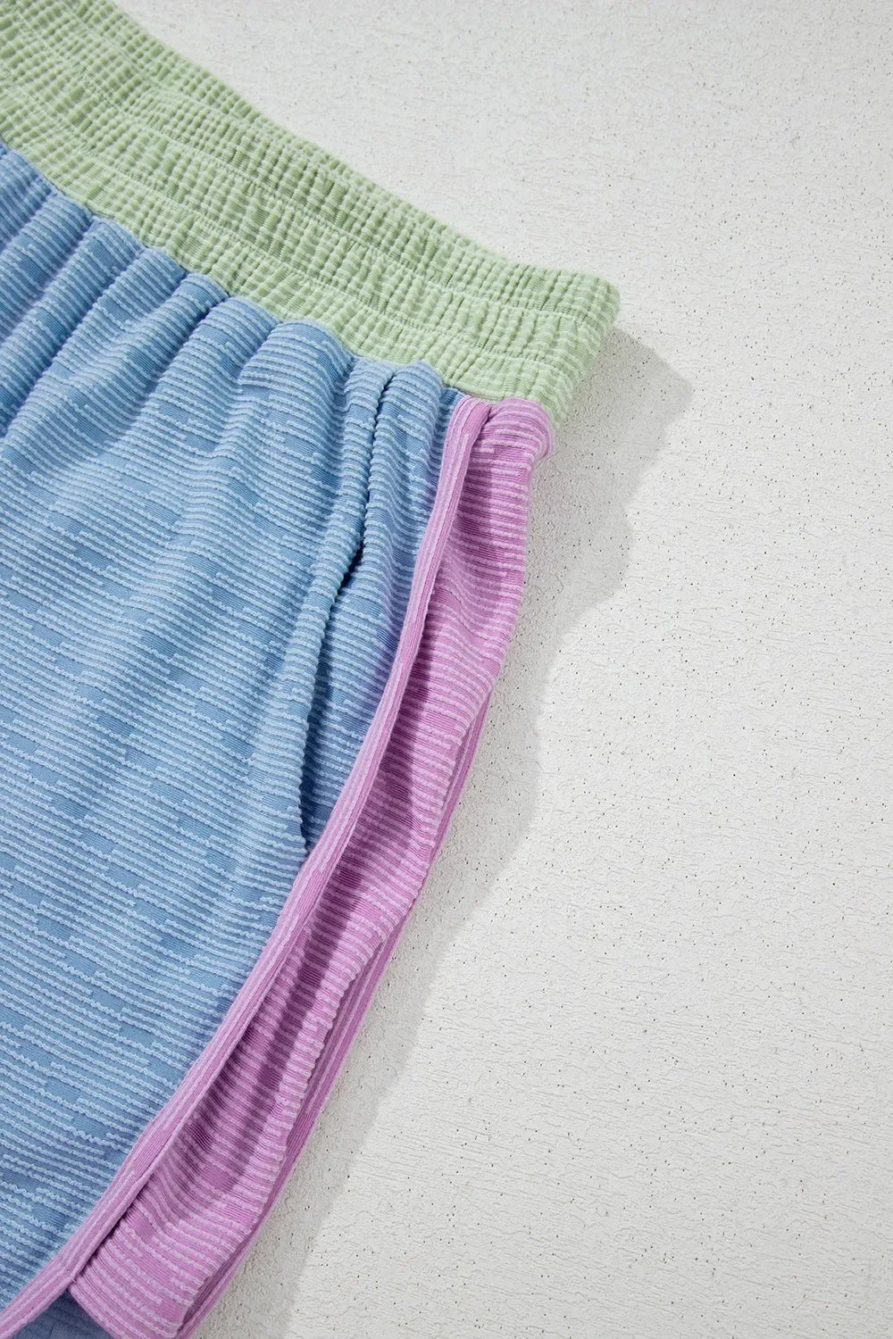 Contrast Round Neck Top and Shorts Set - tif-shop24.de