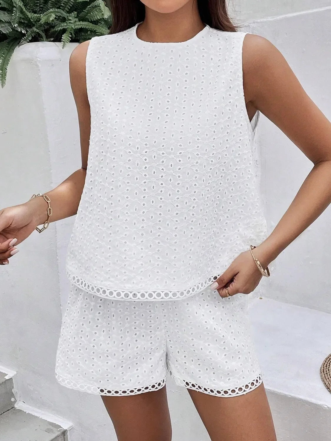 Eyelet Round Neck Top and Shorts Set - tif-shop24.de