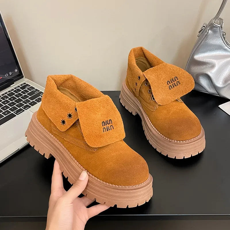 Lace Up Round Toe Platform Boots - tif-shop24.de