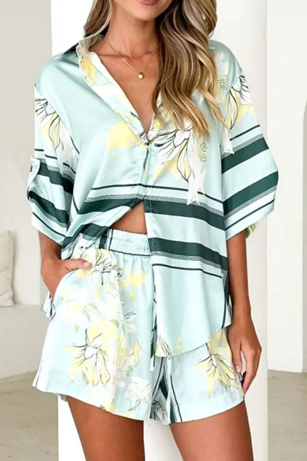 Printed Collared Neck Top and Shorts Set - tif-shop24.de