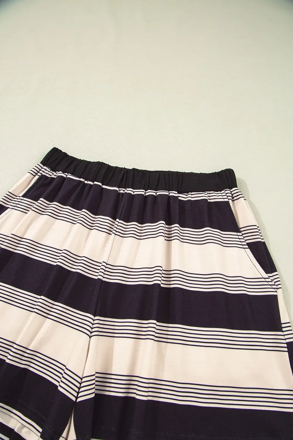 Stripe Half Sleeve T-Shirt and High Waist Pocketed Shorts Set - tif-shop24.de