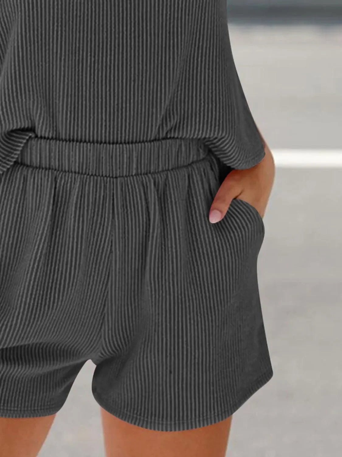 Round Neck Sleeveless Top and Shorts Set - tif-shop24.de