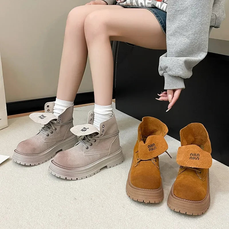 Lace Up Round Toe Platform Boots - tif-shop24.de