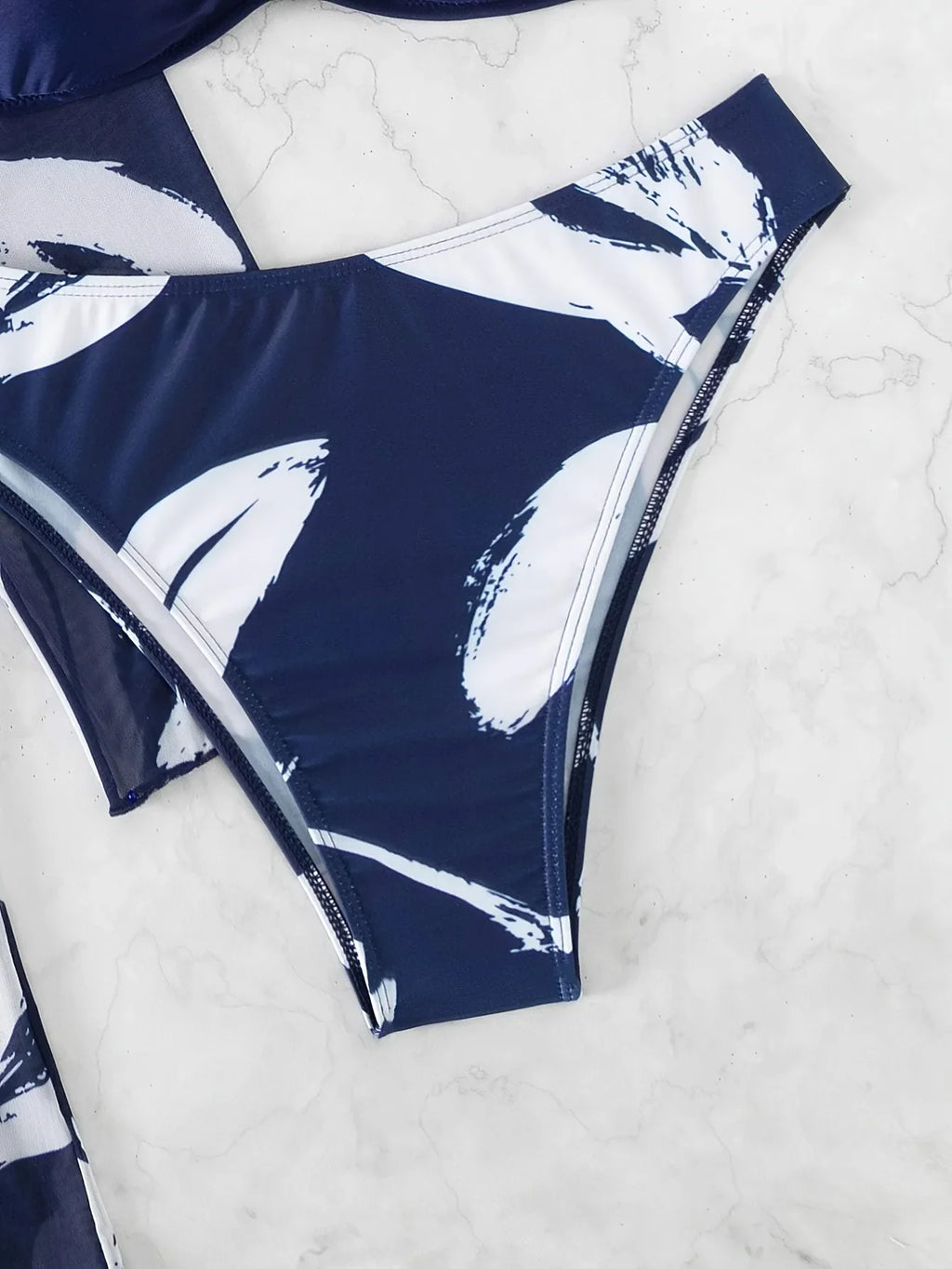 Hochelastisches 3-teiliges Set Aus Badeanzügen Mit Blattmuster Gerafftem Mit Spaghettiträgern Und Langärmliger Überdeckung Bademode - tif-shop24.de