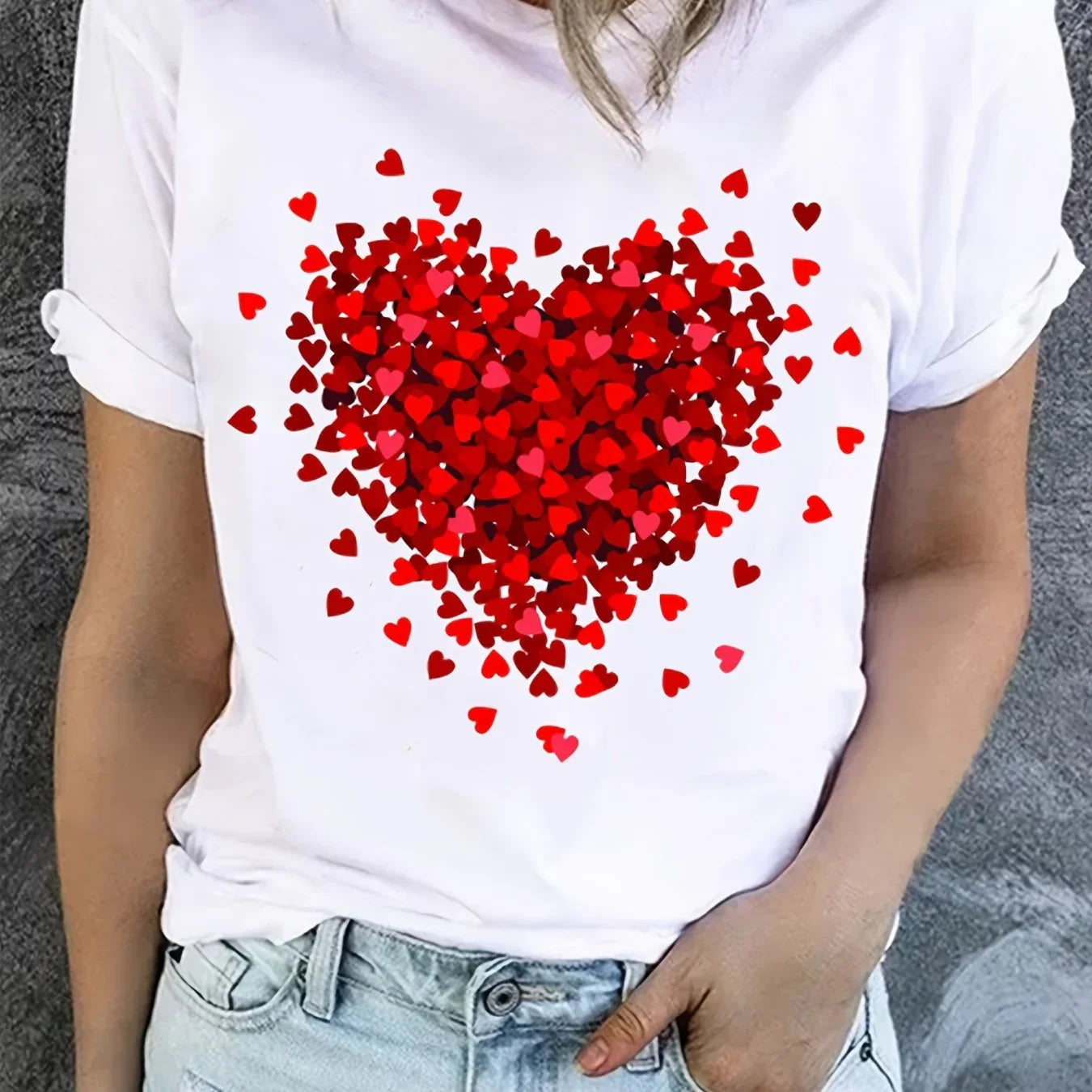 Mit Herzdruck für Valentinstag Geschenk mit Rundhalsausschnitt | tif-shop24.de