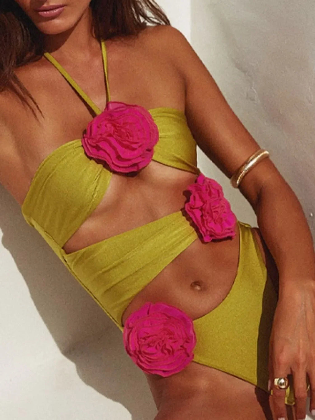 Flower Cutout Halter Neck One-Piece Swimwear - tif-shop24.de