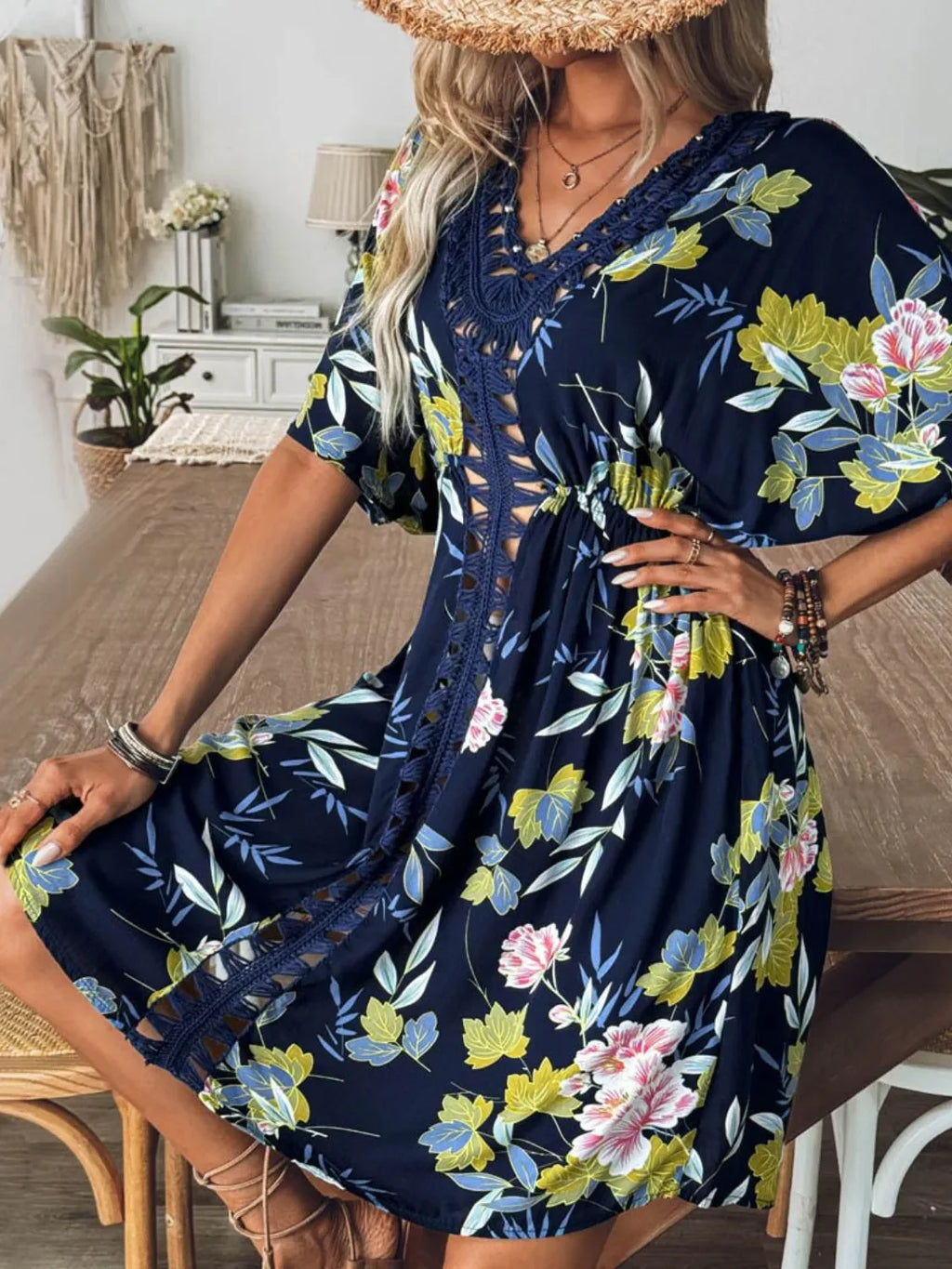 Crochet Front V-Neck Printed Cover-Up - tif-shop24.de