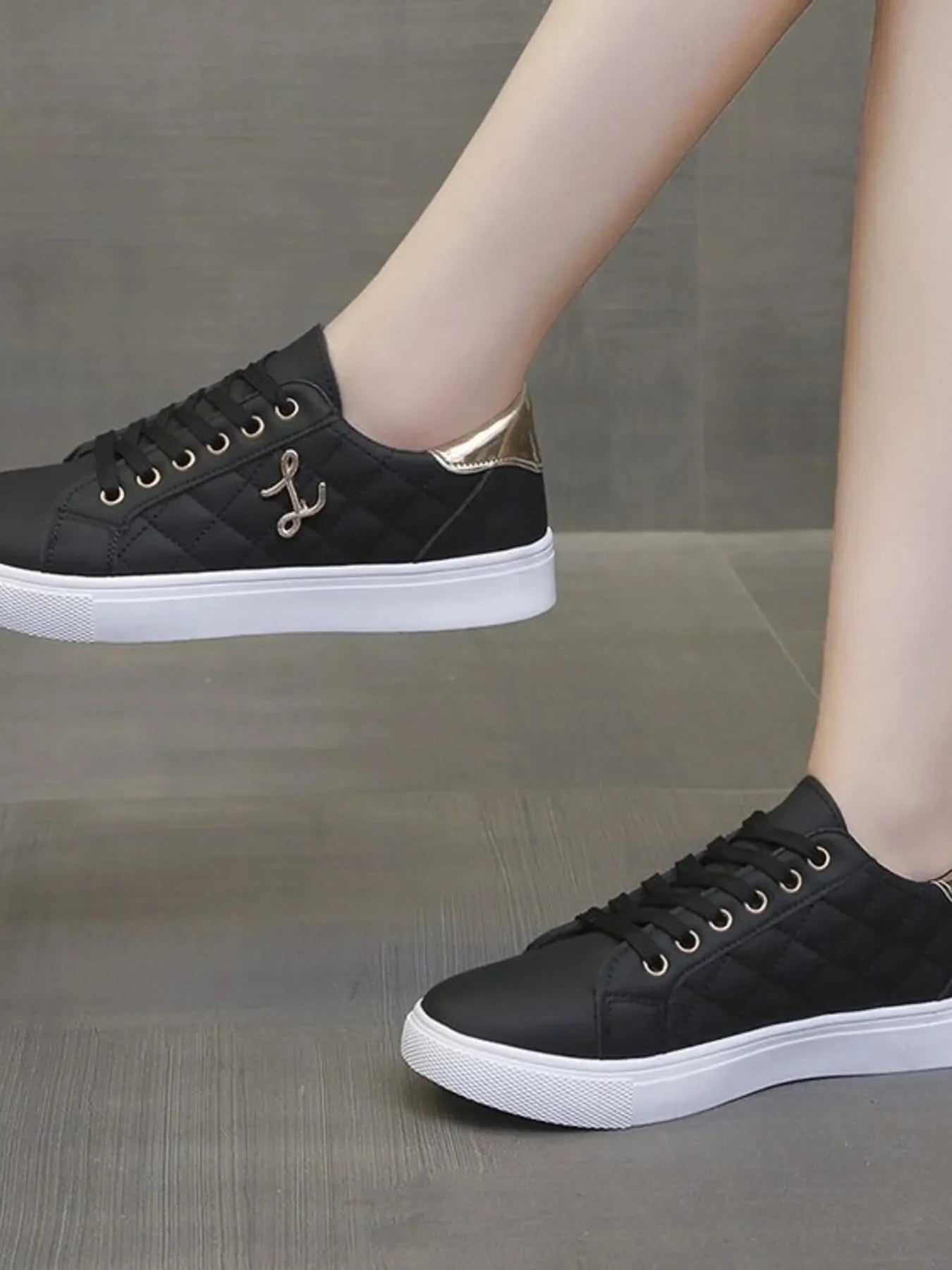 Quilted Platform Sneakers with Metallic Gold Accents - tif-shop24.de