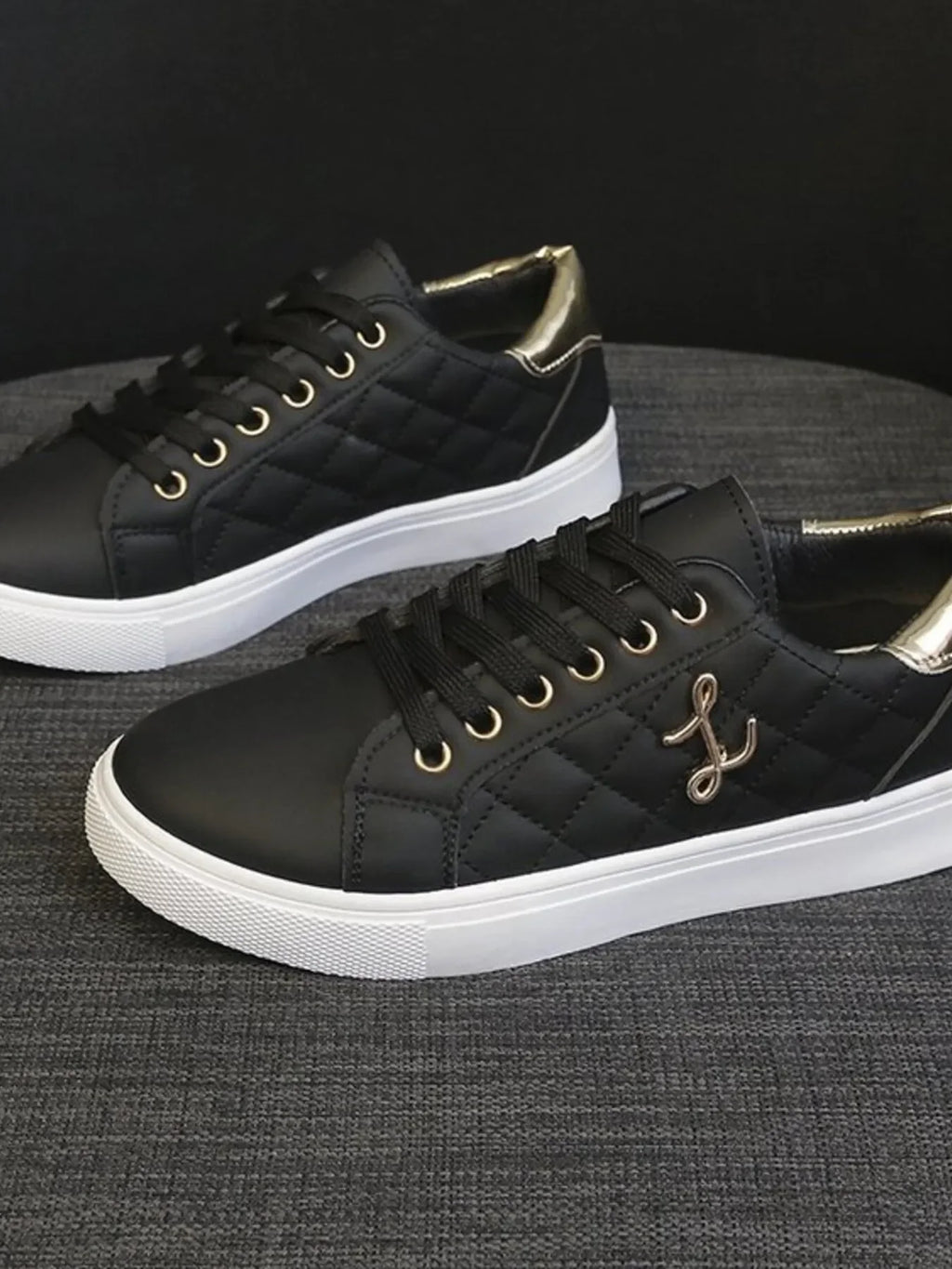 Quilted Platform Sneakers with Metallic Gold Accents - tif-shop24.de