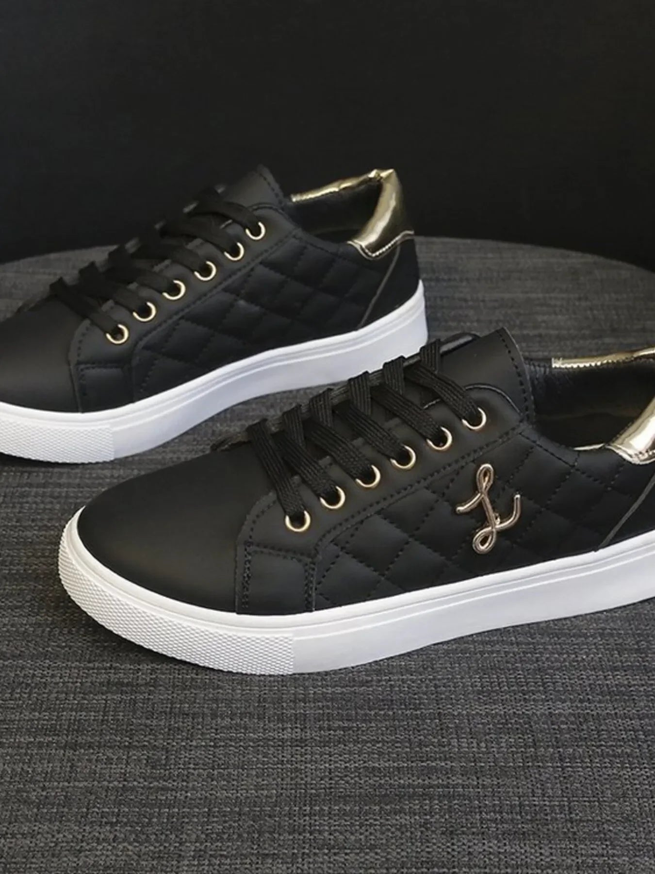 Quilted Platform Sneakers with Metallic Gold Accents - tif-shop24.de