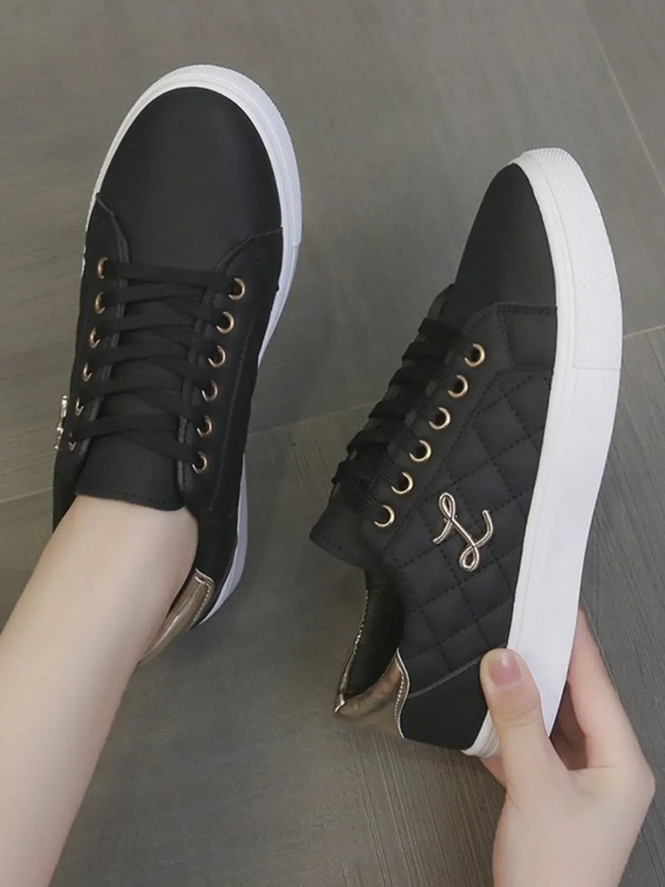 Quilted Platform Sneakers with Metallic Gold Accents - tif-shop24.de