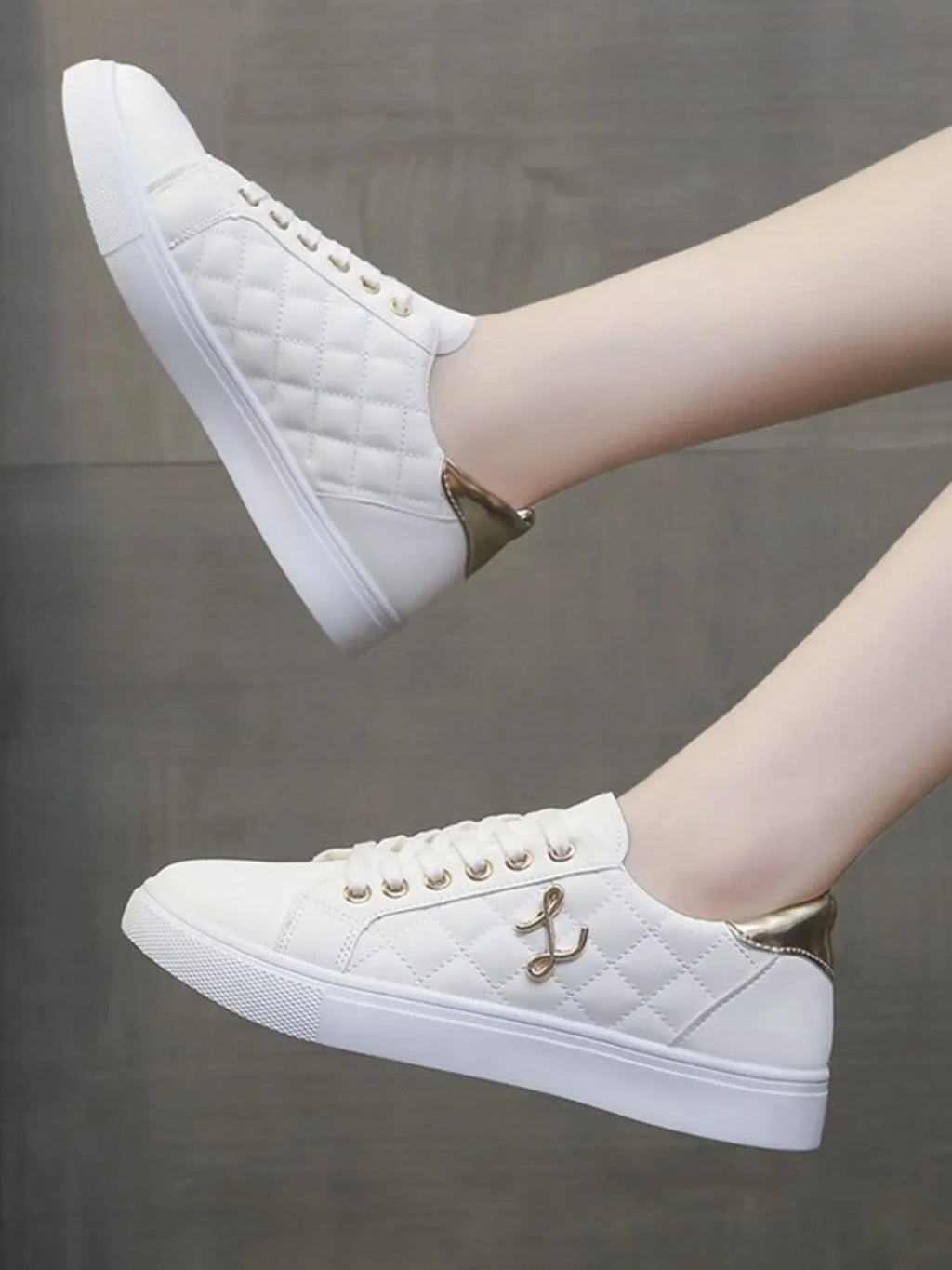 Quilted Platform Sneakers with Metallic Gold Accents - tif-shop24.de