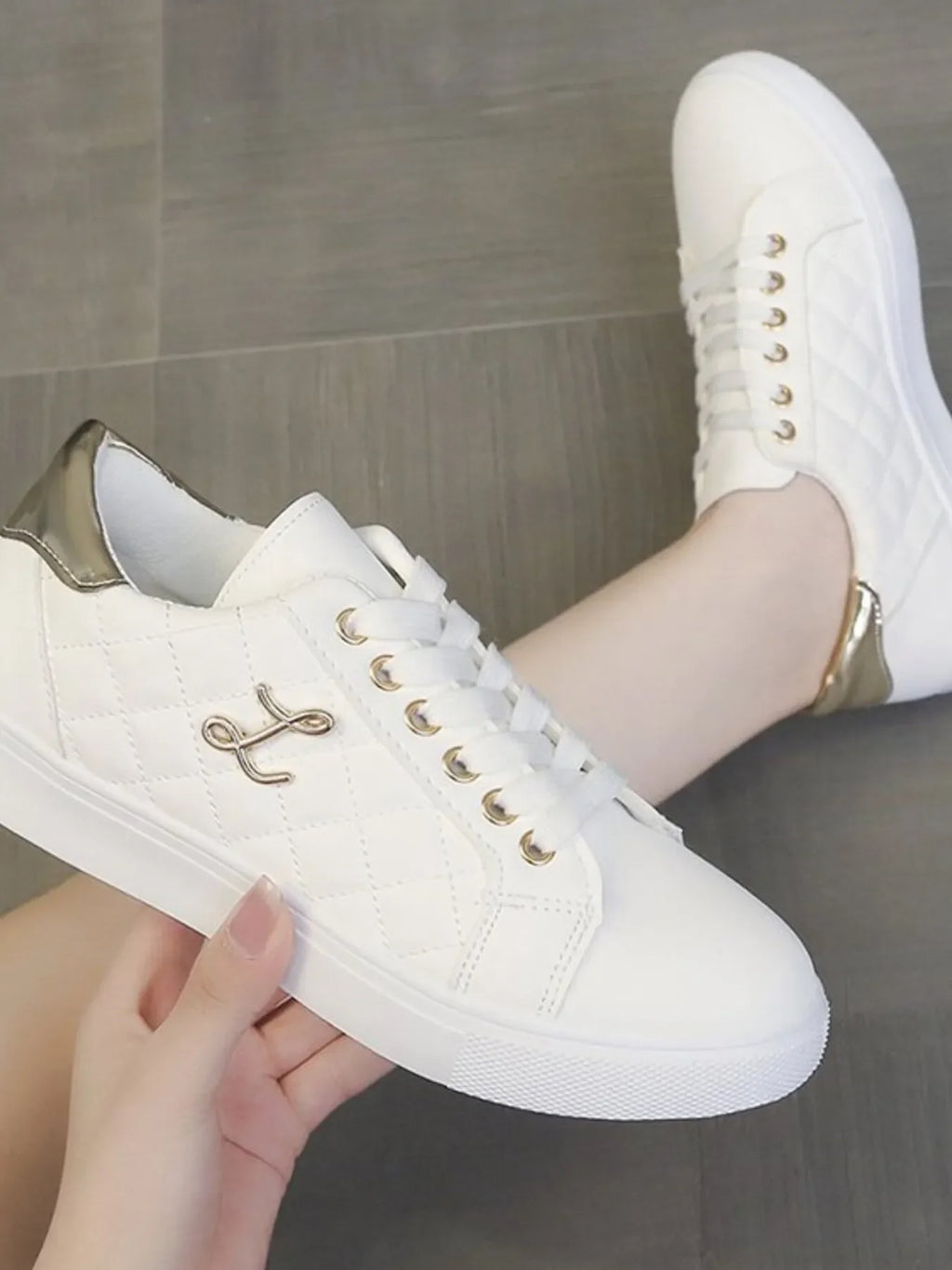 Quilted Platform Sneakers with Metallic Gold Accents - tif-shop24.de