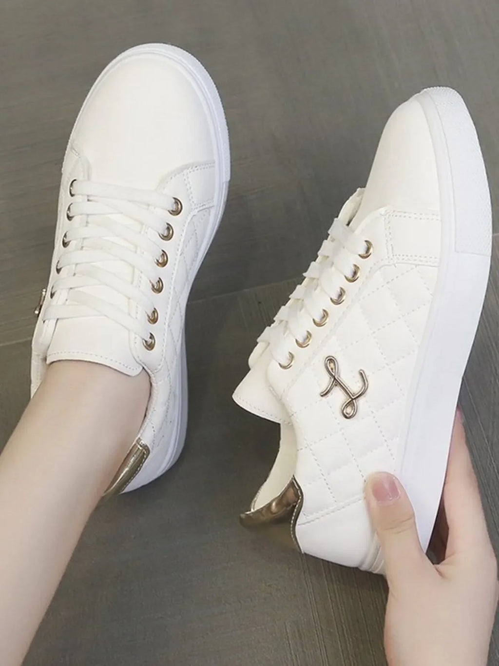 Quilted Platform Sneakers with Metallic Gold Accents - tif-shop24.de