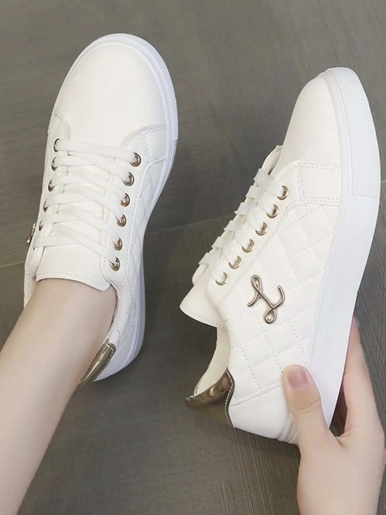 Quilted Platform Sneakers with Metallic Gold Accents - tif-shop24.de