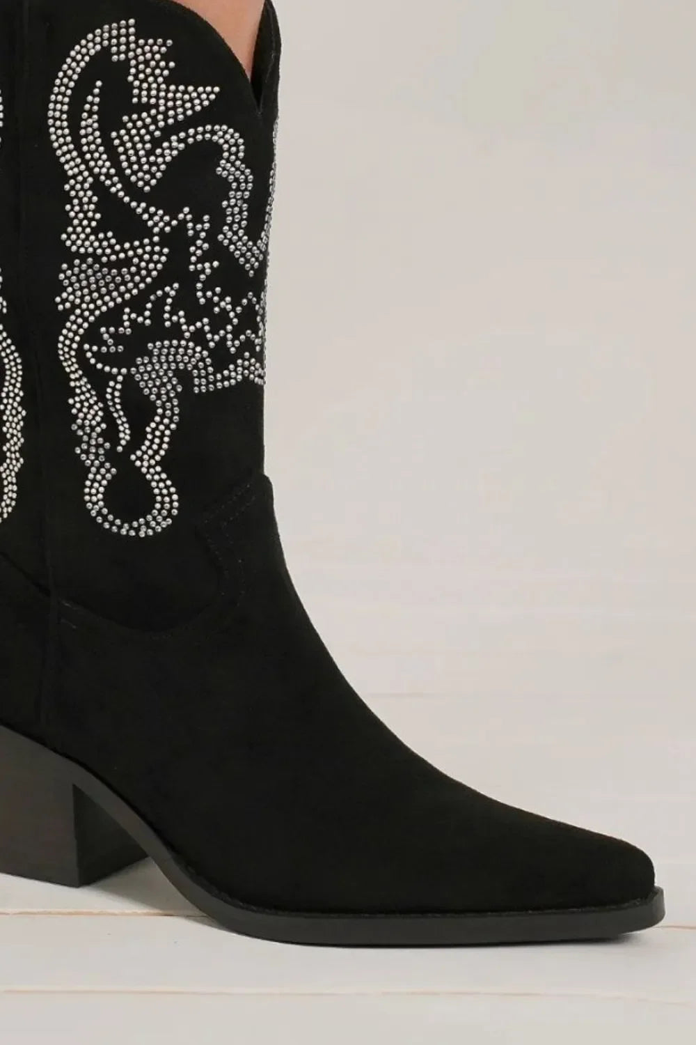 Beast Fashion Rhinestone Detail Point Toe Boots - tif-shop24.de