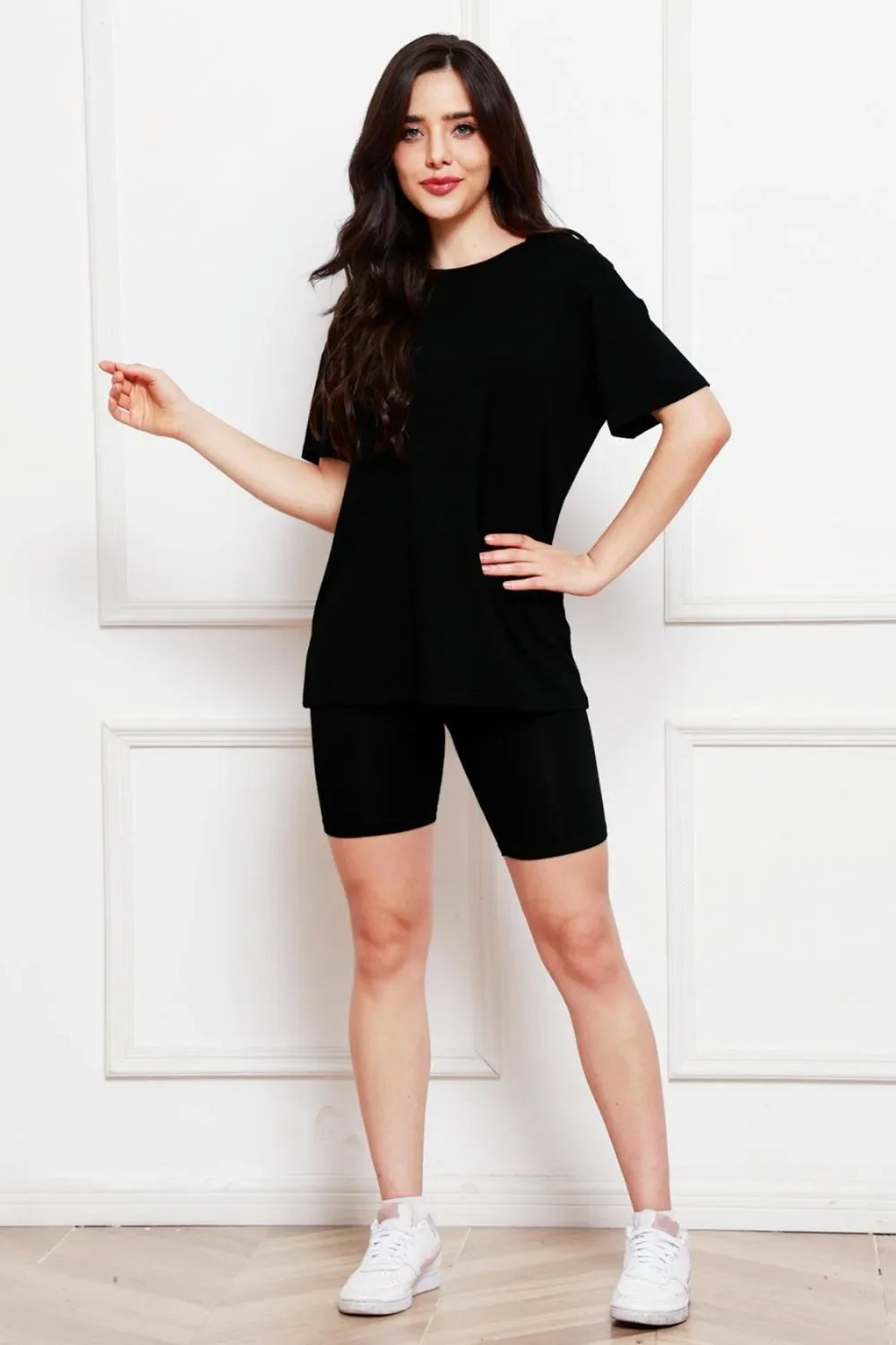 Round Neck Short Sleeve T-Shirt and Shorts Set - tif-shop24.de