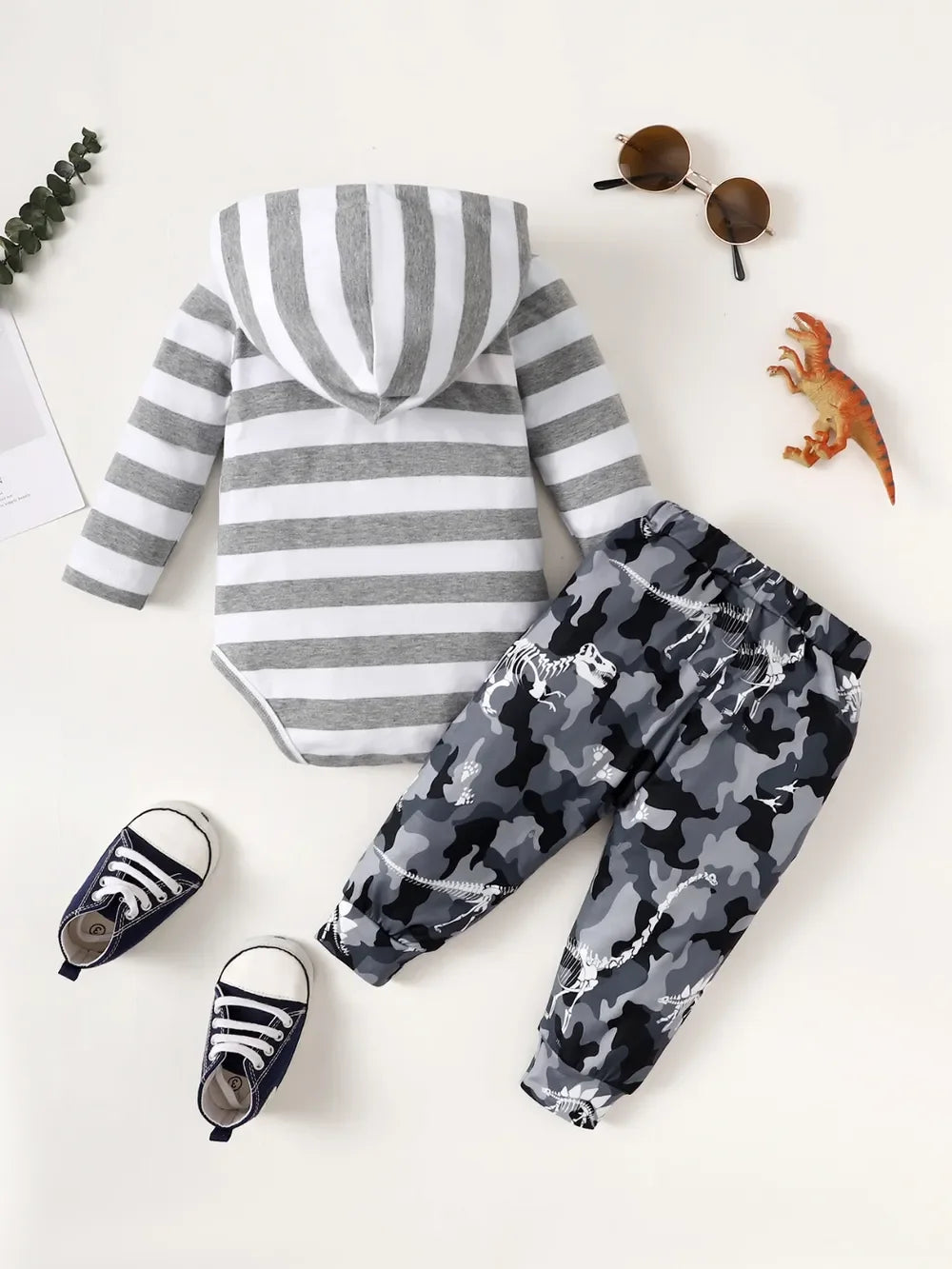 Children's Striped Hooded Bodysuit and Camouflage Pants Set - tif-shop24.de