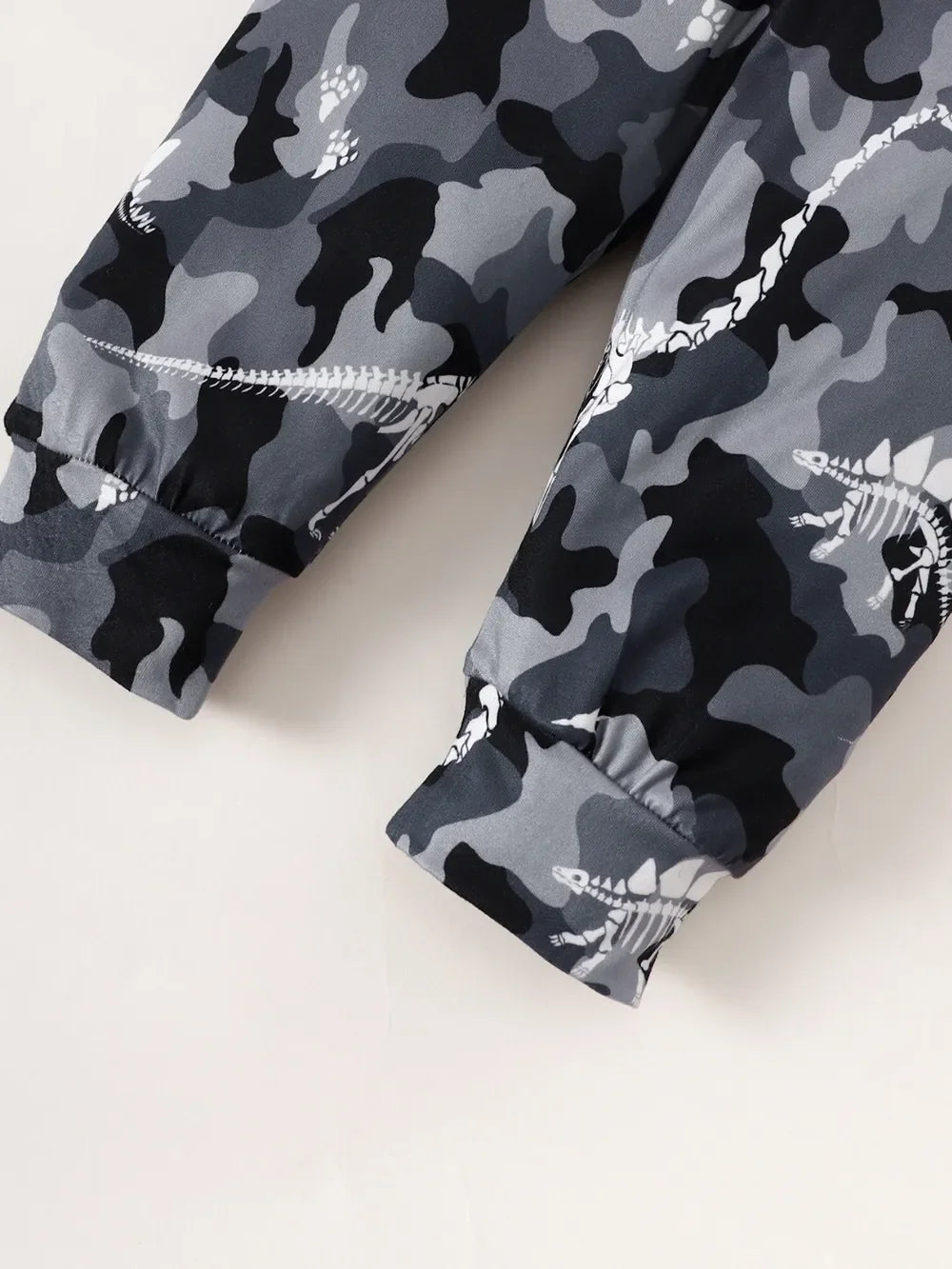 Children's Striped Hooded Bodysuit and Camouflage Pants Set - tif-shop24.de