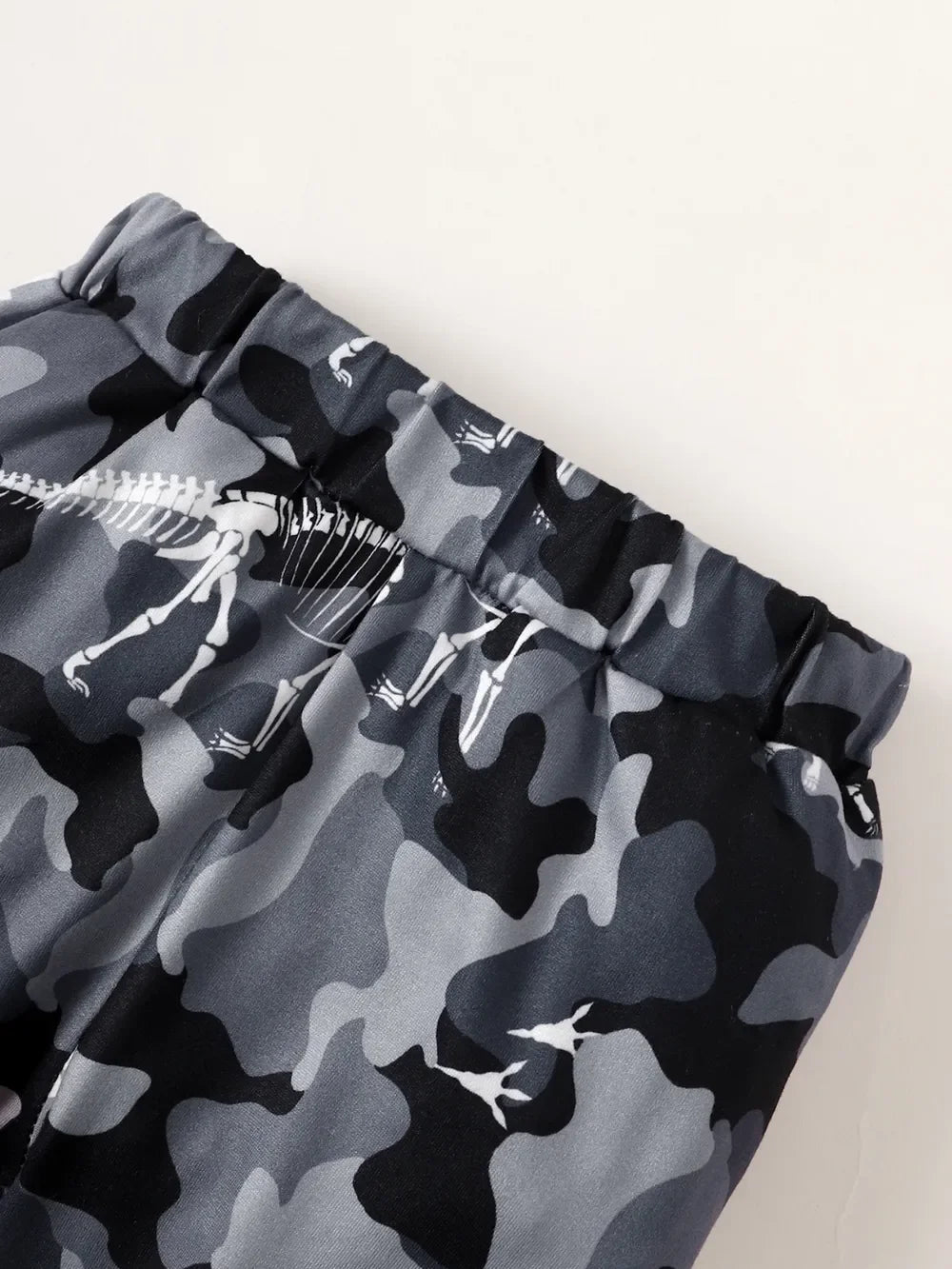 Children's Striped Hooded Bodysuit and Camouflage Pants Set - tif-shop24.de