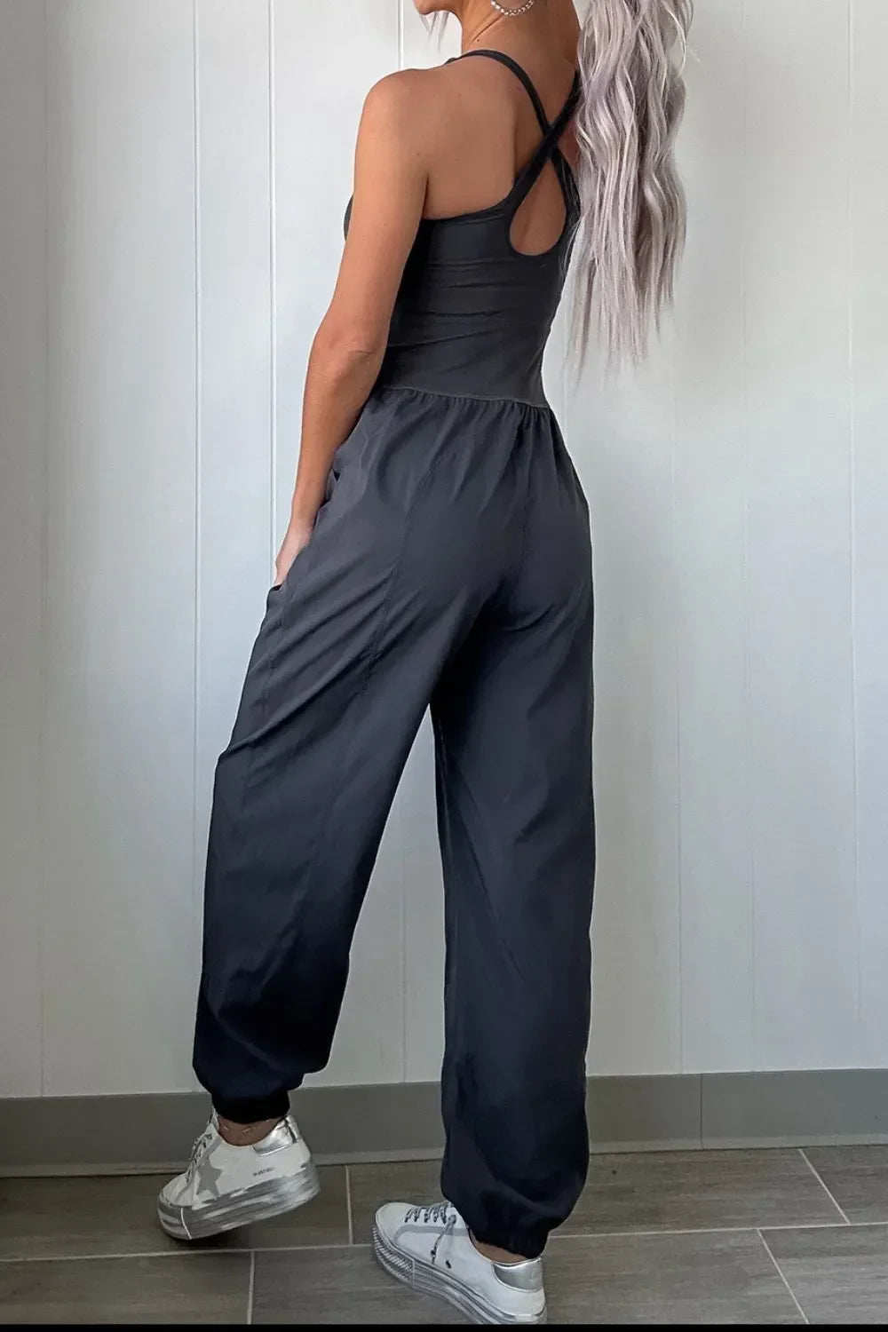 Cutout Square Neck Wide Strap Active Jumpsuit - tif-shop24.de