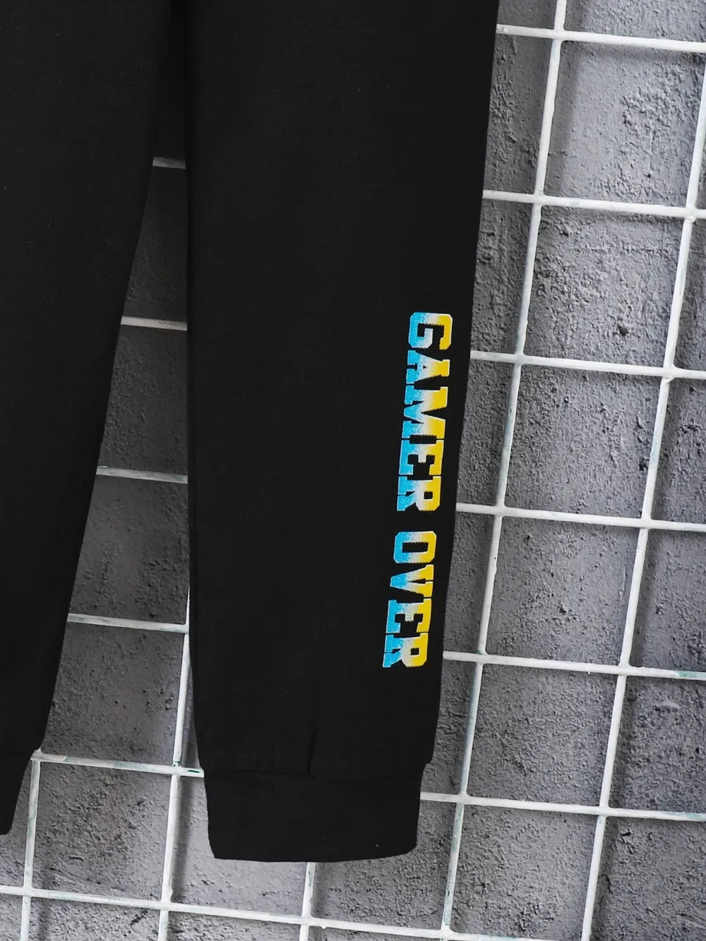 Kids Graphic Round Neck Long Sleeve Top and Pants Set - tif-shop24.de