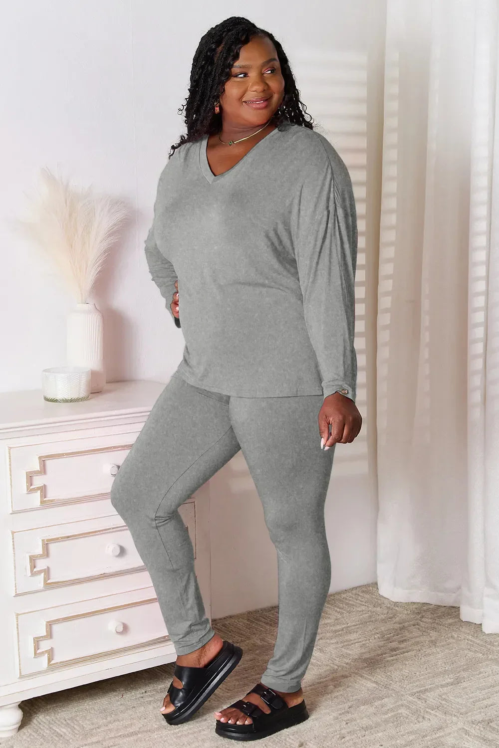Basic Bae Bamboo Full Size V-Neck Long Sleeve Top and Pants Lounge Set - tif-shop24.de