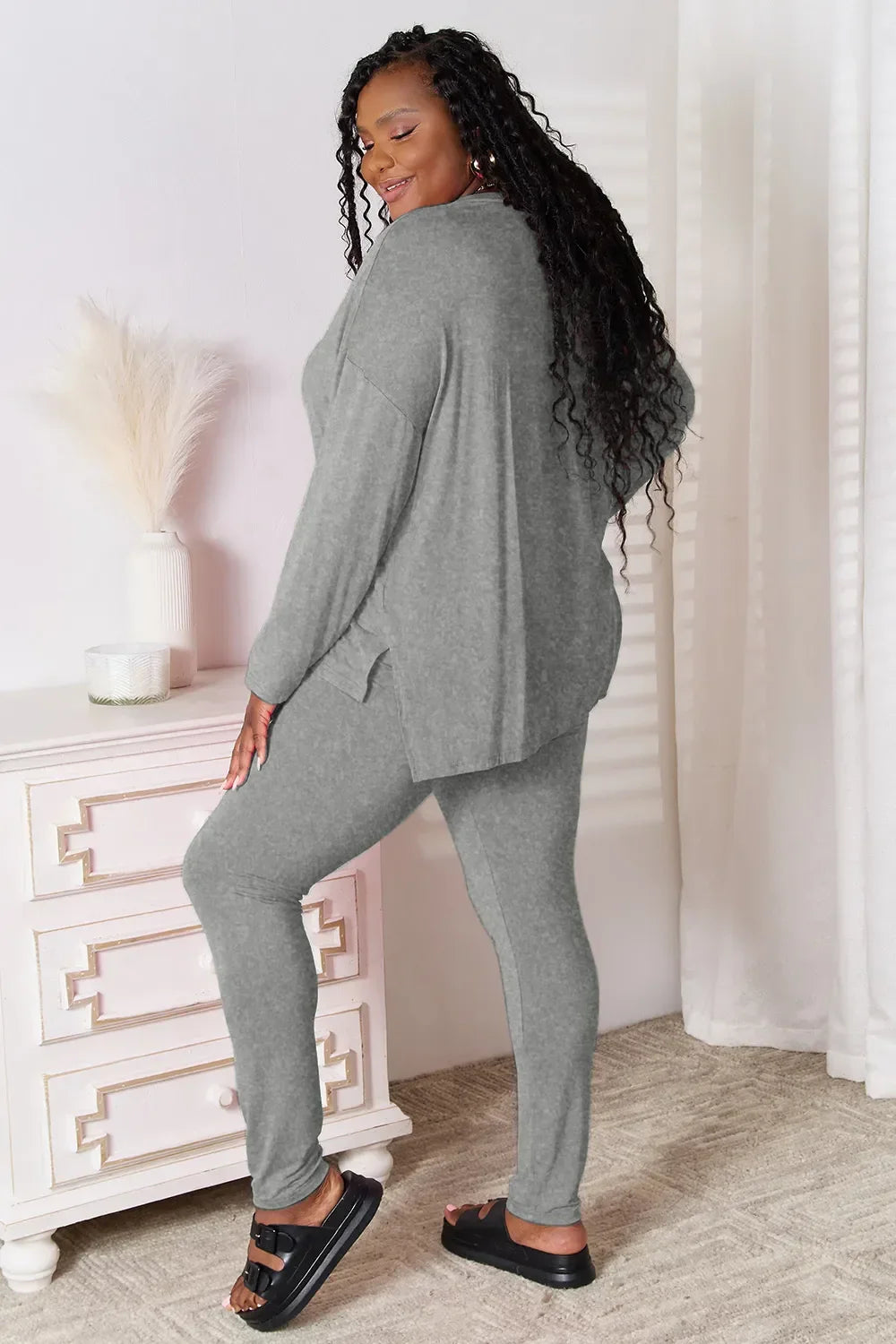 Basic Bae Bamboo Full Size V-Neck Long Sleeve Top and Pants Lounge Set - tif-shop24.de