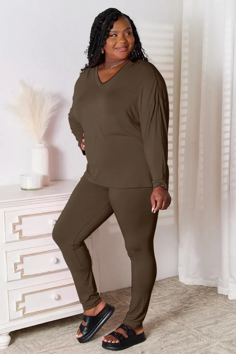 Basic Bae Bamboo Full Size V-Neck Long Sleeve Top and Pants Lounge Set - tif-shop24.de