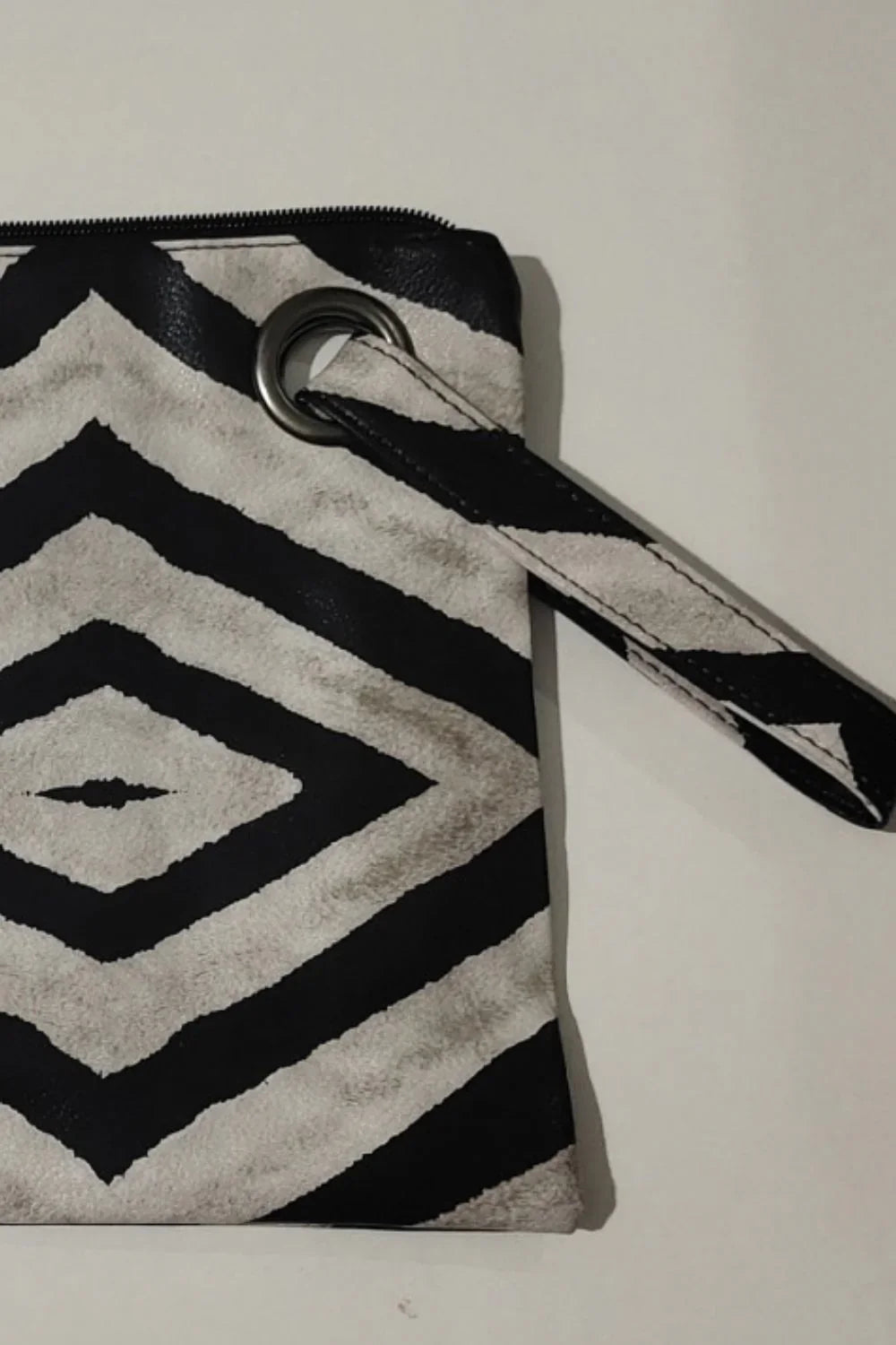 Carry Your Love Plaid Wristlet - tif-shop24.de