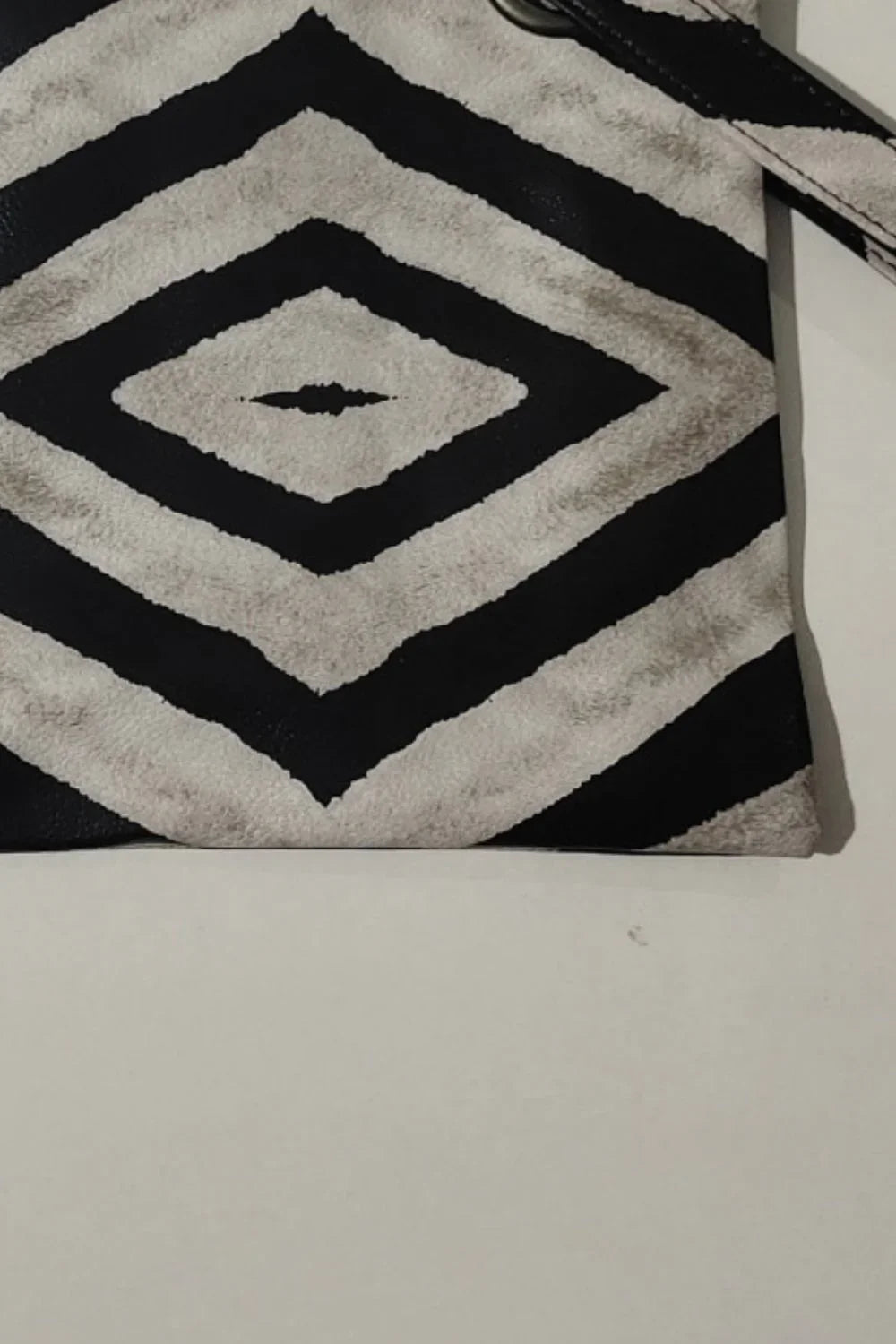 Carry Your Love Plaid Wristlet - tif-shop24.de