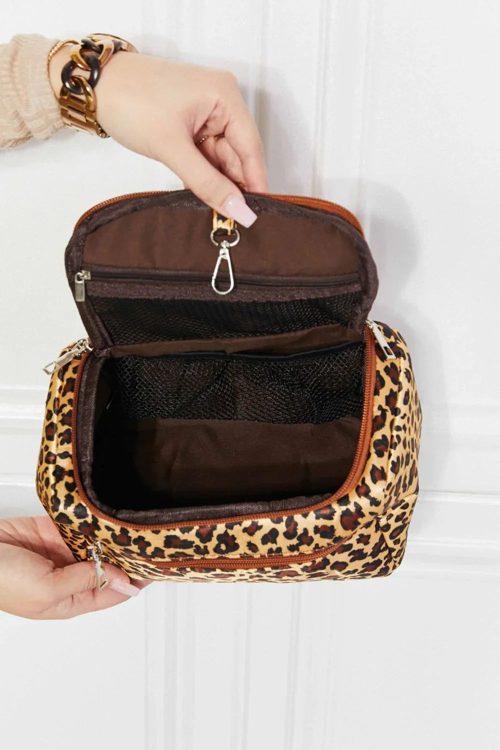 Printed Makeup Bag with Strap - tif-shop24.de