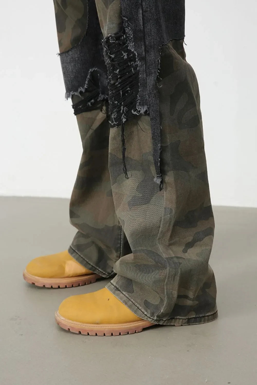 Men's Frayed Hem Camouflage Jeans - tif-shop24.de